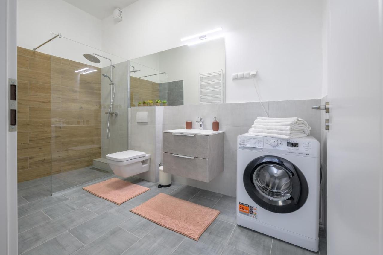 Millenium Spa-Heroes Appartement Boedapest Buitenkant foto